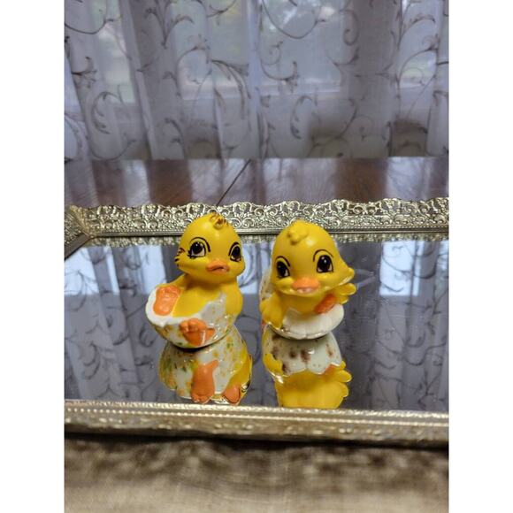 Vintage Chicks on Half Egg Shells, Easter Decor, Pair Baby Chickens Figurines - Picture 1 of 5